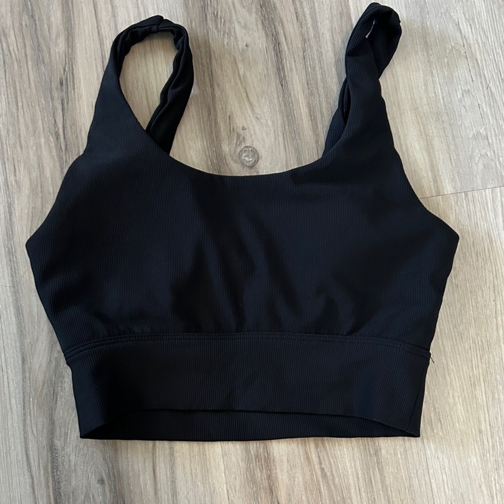 Elegant Black Sports Bra for Women